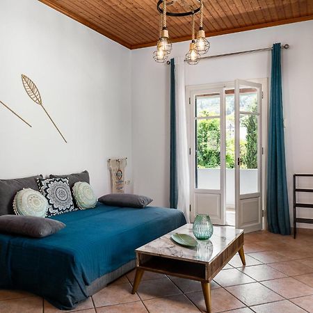 Vicky'S Apartments Agios Gordios  Exterior photo