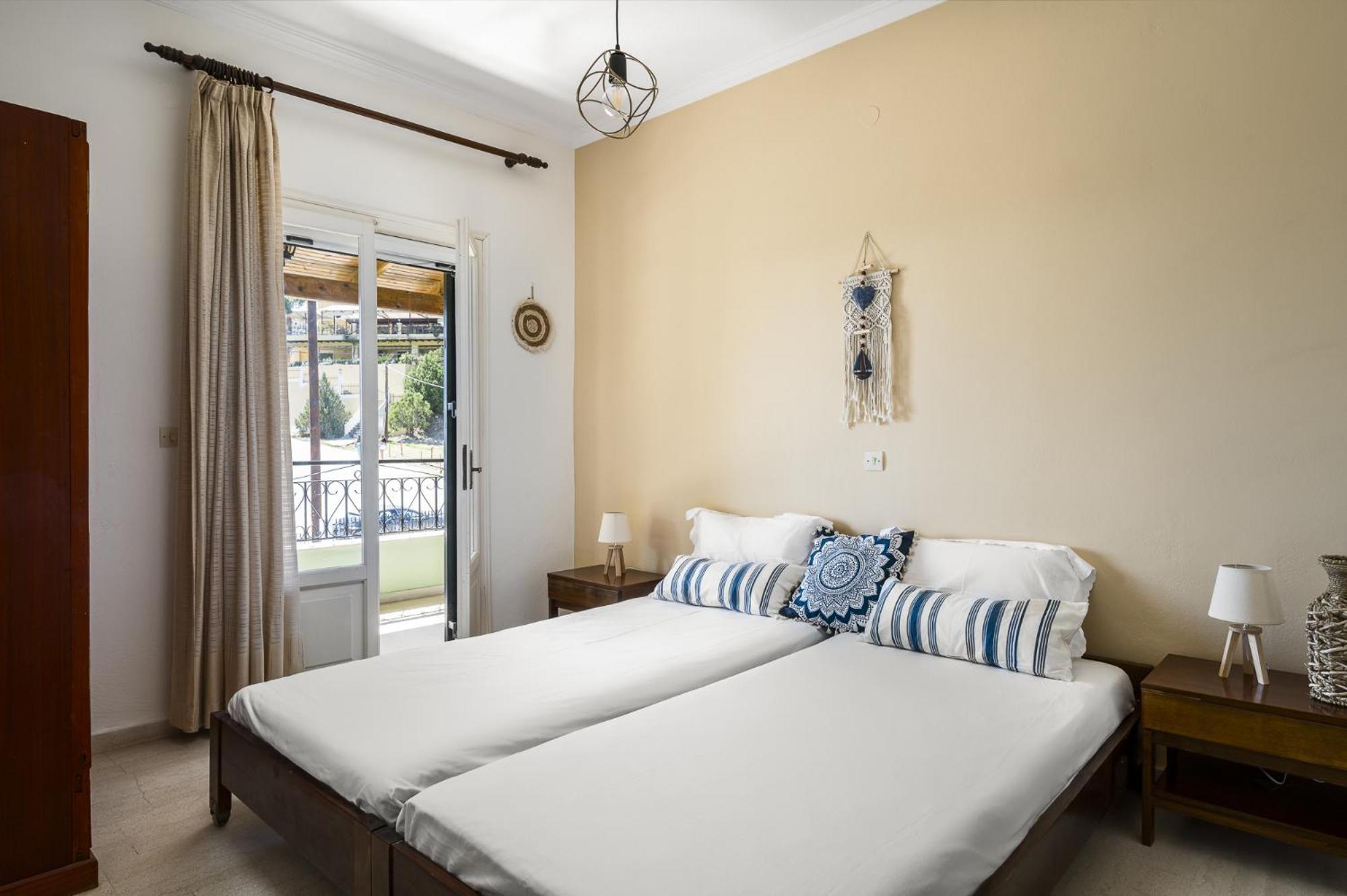 Vicky'S Apartments Agios Gordios  Exterior photo