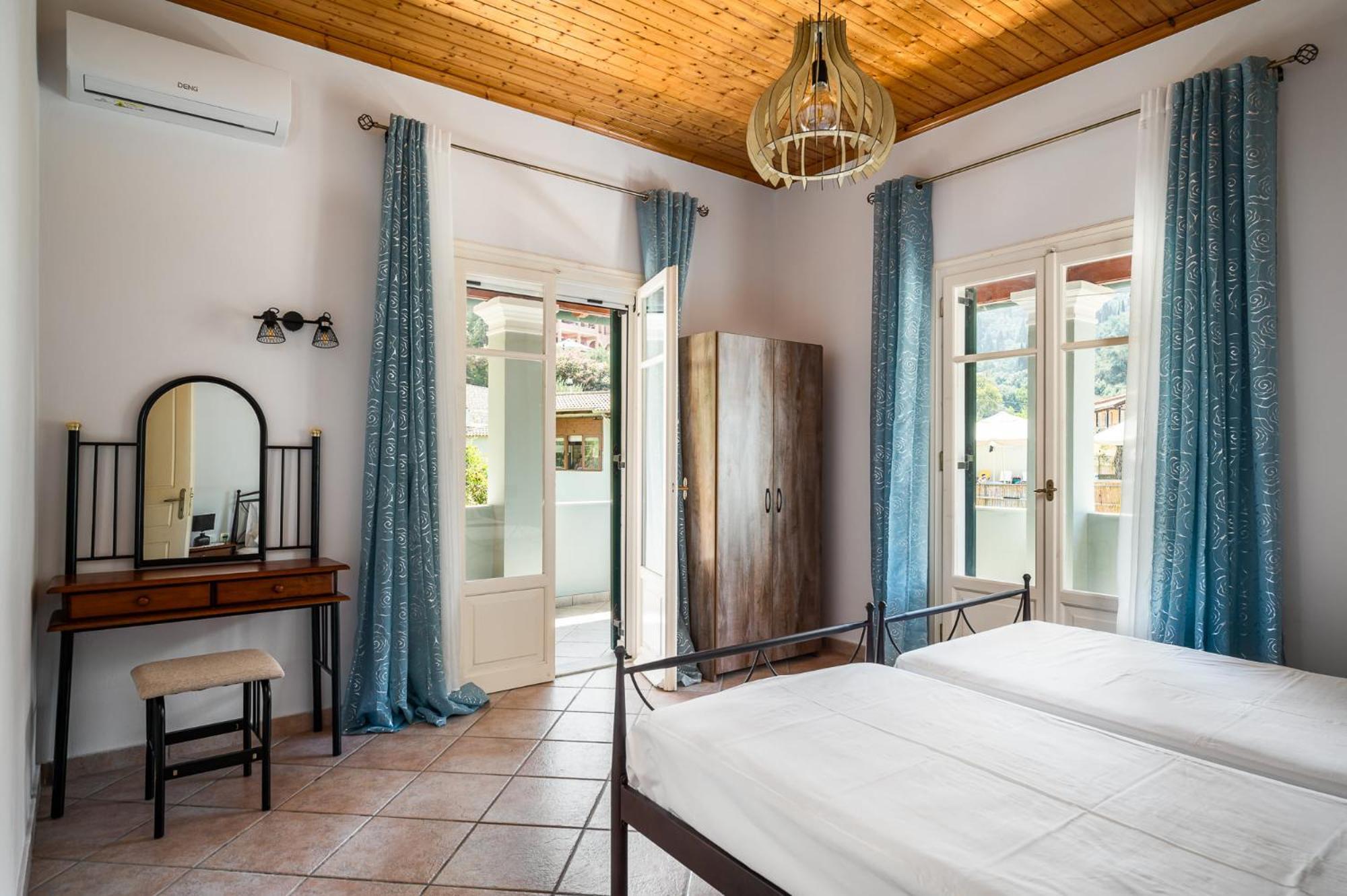 Vicky'S Apartments Agios Gordios  Exterior photo