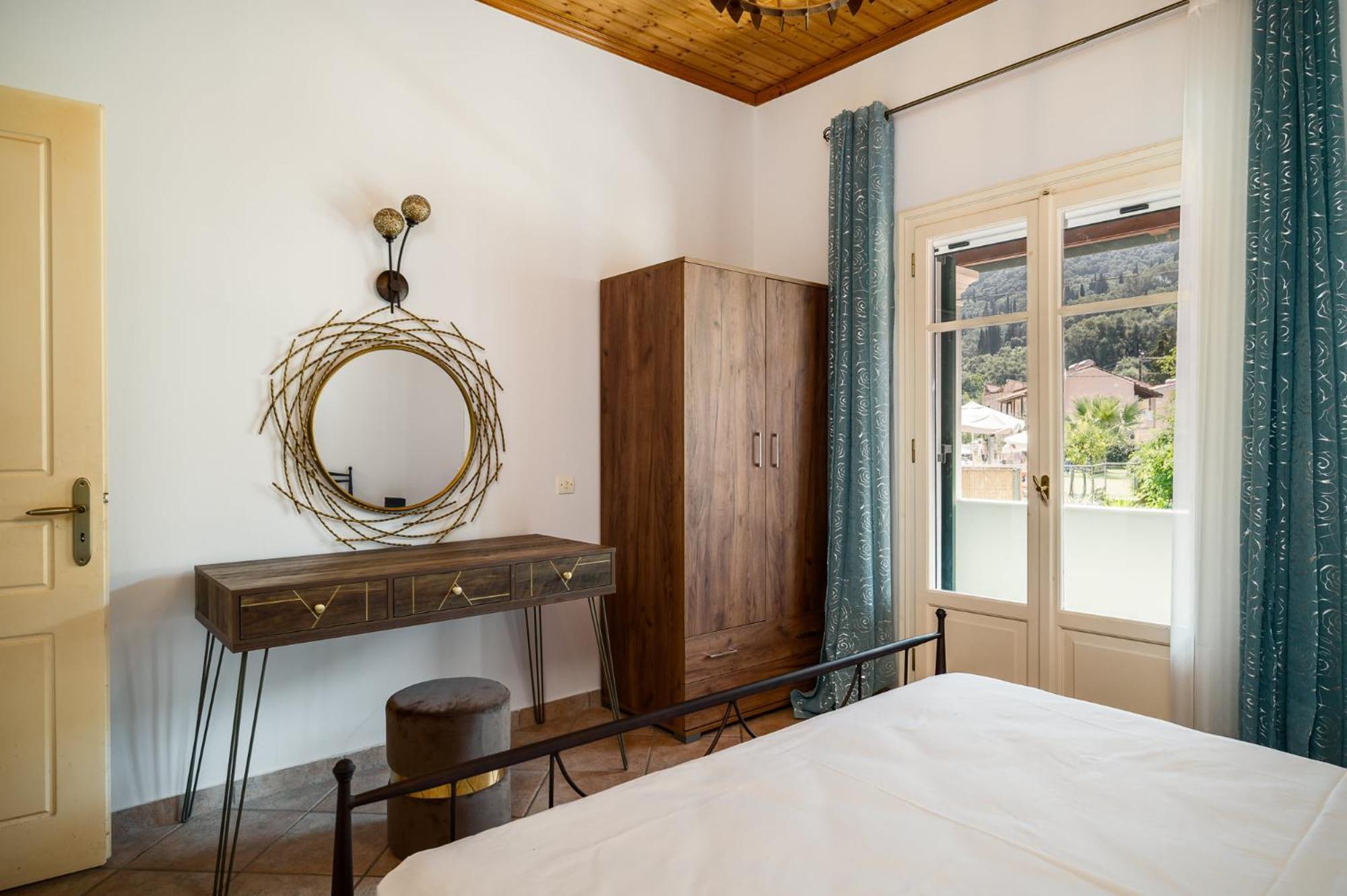 Vicky'S Apartments Agios Gordios  Exterior photo